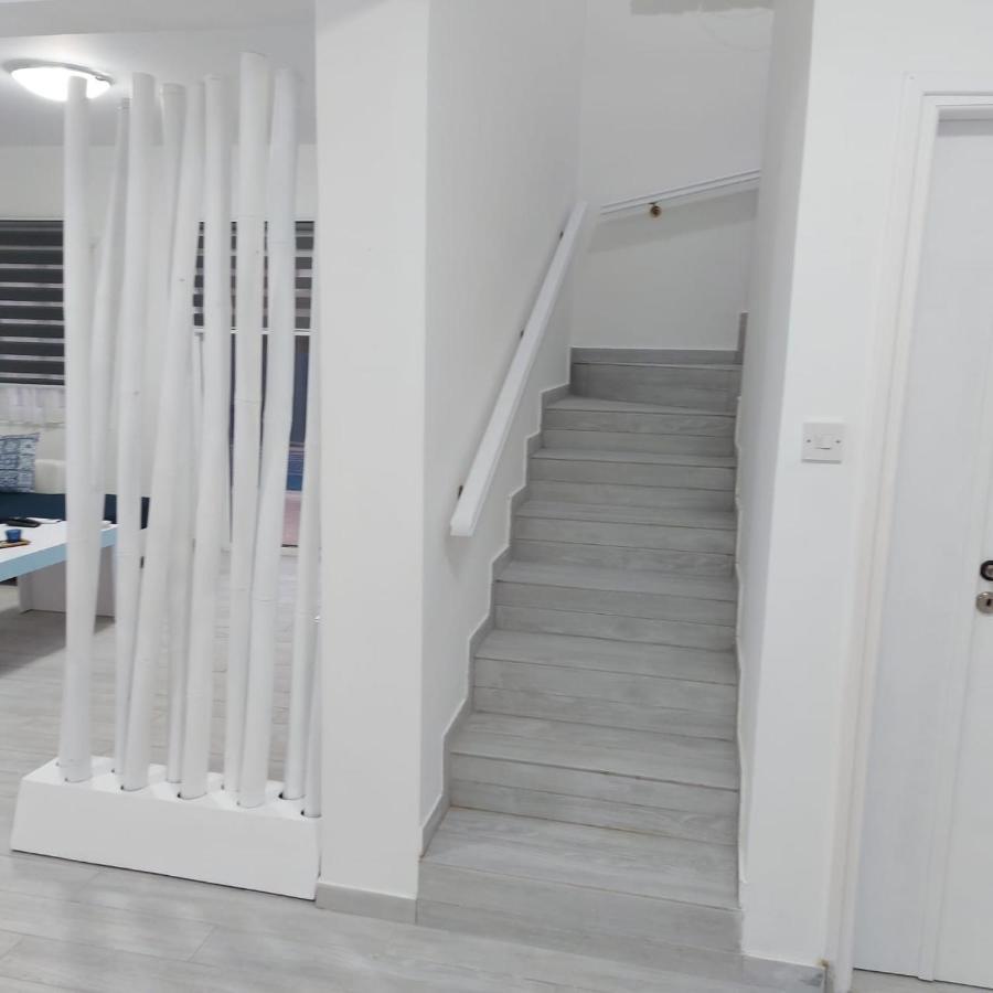Stylish Villa Paralimni Bagian luar foto