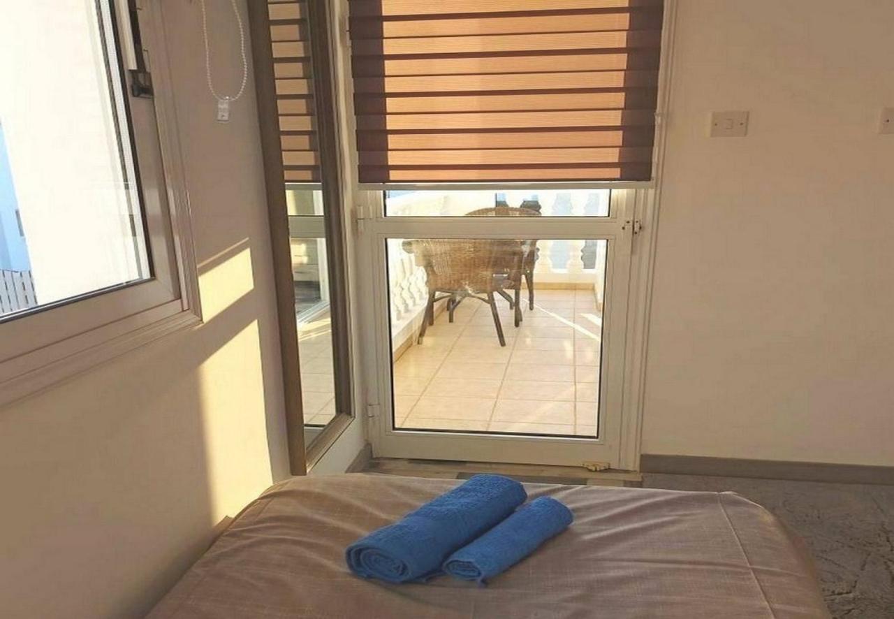 Stylish Villa Paralimni Bagian luar foto