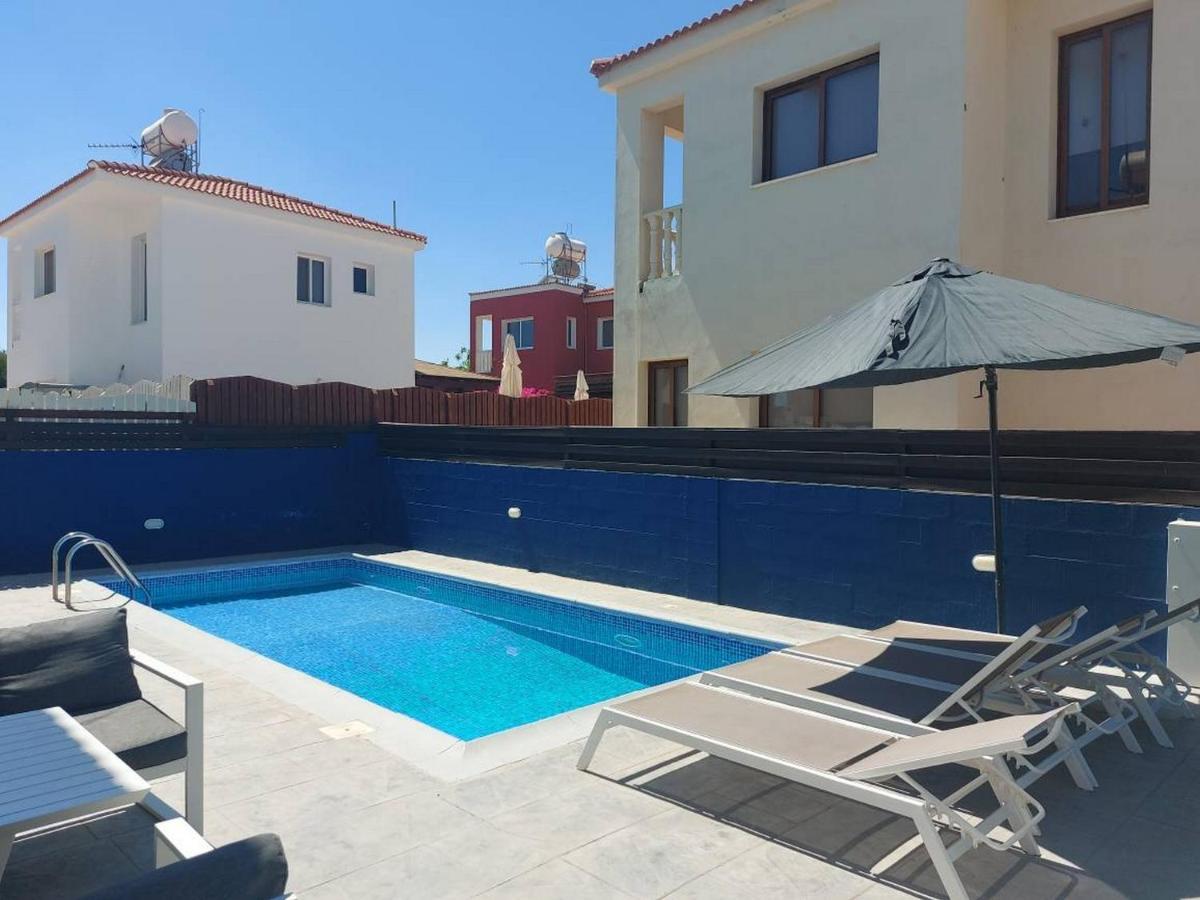 Stylish Villa Paralimni Bagian luar foto